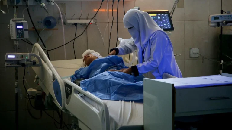 Gaza Hospital Faces Crisis Amid Intensified Conflict, Medical Experts Warn