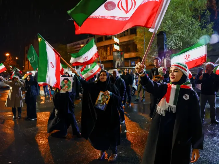 Trump’s Iran Attack Deadline Looms as Diplomacy Races Against Clock