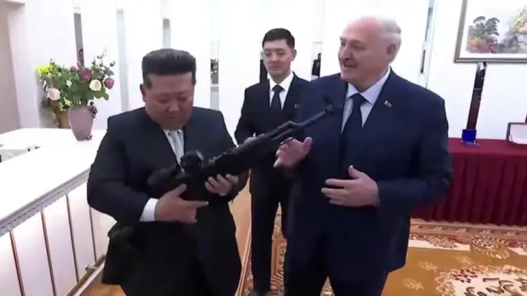 Lukashenko and Kim Sign Friendship Treaty, Exchange Weapons as Gifts