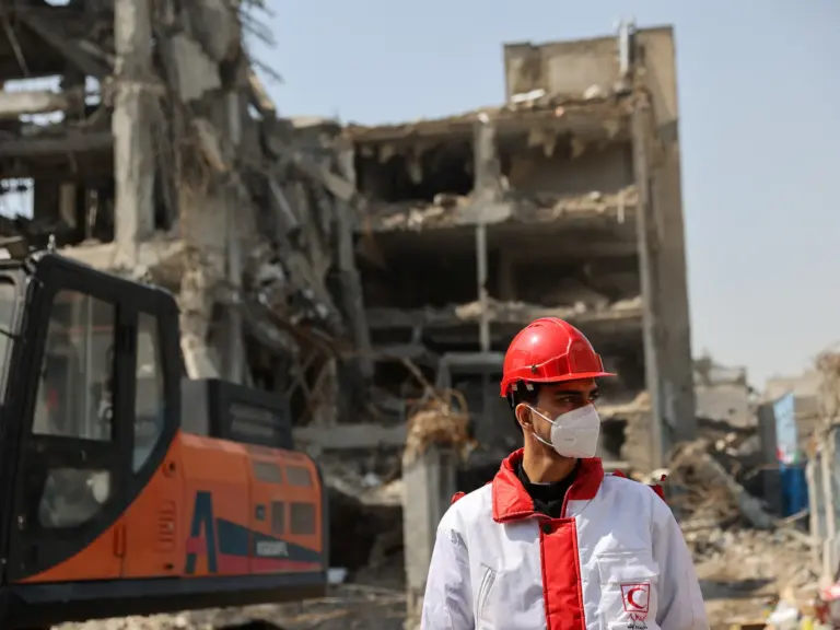 Iran Strikes and Counterstrikes Escalate as Ceasefire Talks Stall