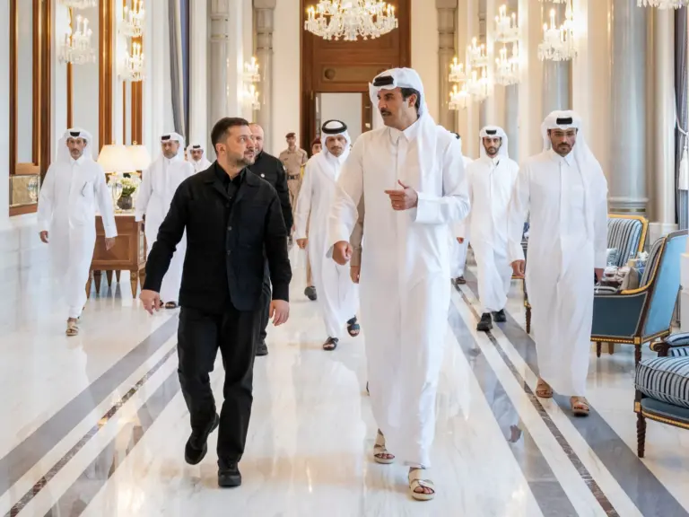 Zelenskyy Signs Gulf Defence Deals, Offers Drone Expertise for Missiles