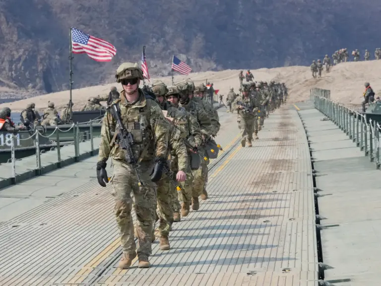 Pentagon Plans Iran Coastal Raids as Ground War Threat Escalates