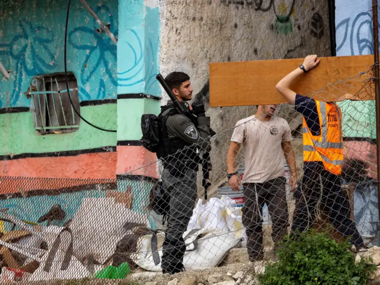 Israeli Authorities Expel 11 Palestinian Families from East Jerusalem Neighbourhood