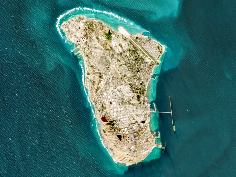 Iran Warns of Infrastructure Strikes as US Troops Mass in Gulf