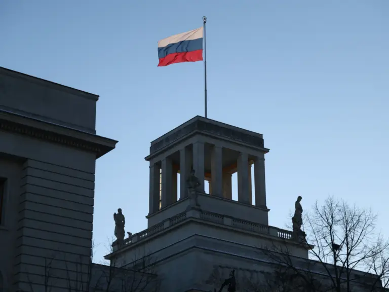 BERLIN GERMANY - JANUARY 11: The Russian flag flies over the Russian Embassy on January 11, 2026 in Berlin, Germany. Relations between Russia and Germany have declined dramatically since Russia's 2022 invasion of Ukraine. (Photo by Sean Gallup/Getty Images)