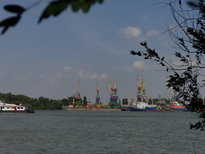 Izmail port strike