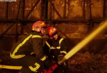 Russia Strikes Ukrainian Gas Facilities, Killing Five Amid Ceasefire Talks