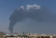 US-Iran Hormuz Standoff Escalates as Ceasefire Frays