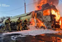 Rival Ceasefires Collapse as Ukraine and Russia Trade Strikes
