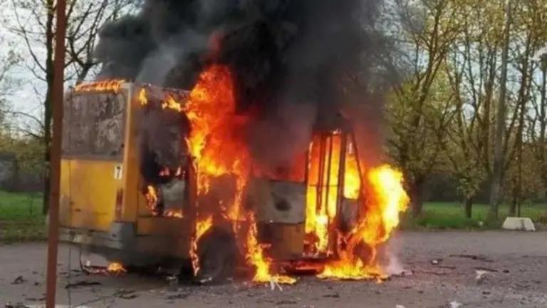 Russian Drones Turn Kherson’s Bus Routes Into Killing Grounds