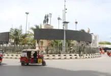Mogadishu Clashes Over Presidential Term Kill 13, Displace Thousands