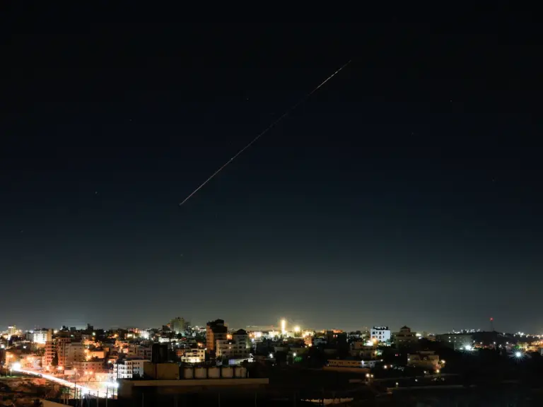 Iran fires missiles at Israel